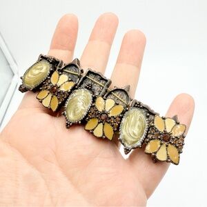 Vintage-Style Floral Link Bracelet Antique Gold Tone with Resin Cabochons